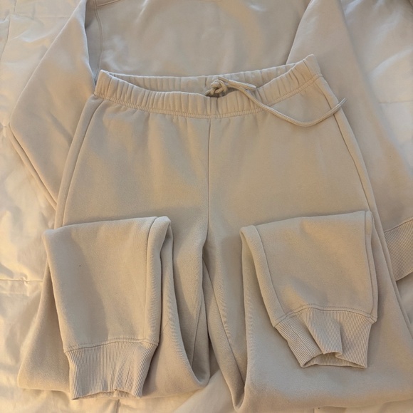 Sweatsuit - Picture 1 of 3